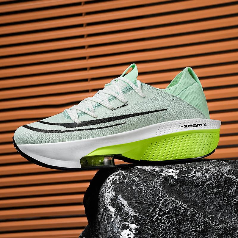 Frühling und Sommer Übergröße Herren Mesh Leichte Laufschuhe Outdoor Wandern Atmungsaktiv Lässige Sportliche Trendschuhe für Herren
