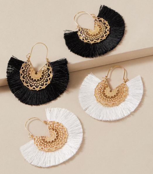 Europe and the United States hot-selling earrings, bohemian exaggerated fan-shaped fringed earrings, temperament empty carved stud earrings