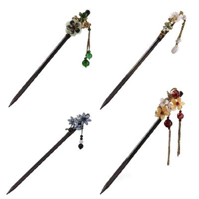 4 pcs Bâtons à Cheveux en Bois Traditionnels Chinois avec Détail Floral Élégant et Pompons Accessoires pour Cheveux pour Toute Occasion