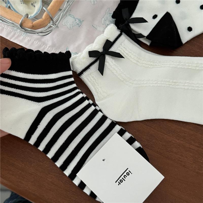 Ladies Spring and Summer New Sweet Bow College Style Leisure Boneless Short Tube Socks