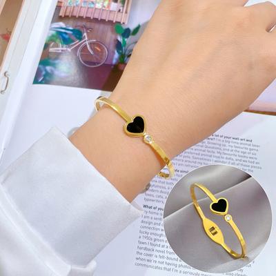 Europäisches und Amerikanisches Pfirsichherz-Armband Minimalistisch Retro Mode Edelstahlarmband