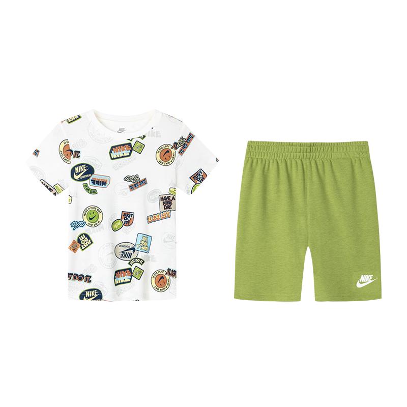 

Nike Boys Short Sleeve T-Shirt & Shorts Set 130/64(7)