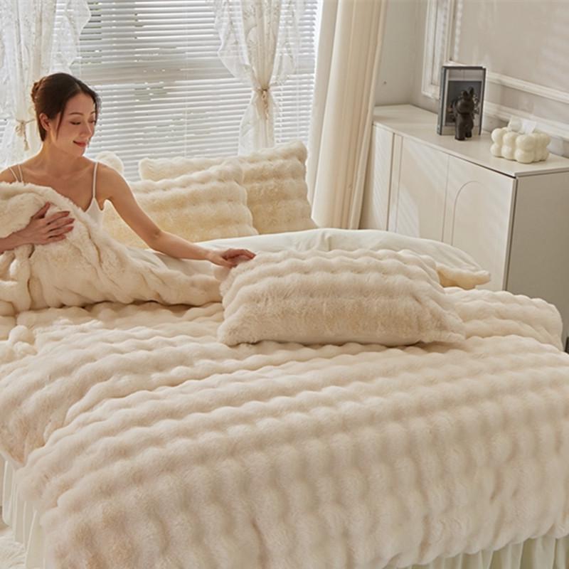 Premium Winter Rabbit Fur Plush Four-Piece Set: Thickened Coral Fleece & Milk Velvet Duvet Cover with Faux Fur Three-Piece Bed Sheet Set.