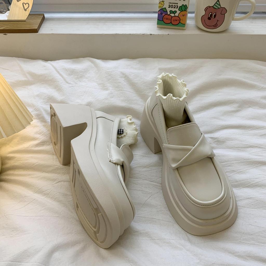 Chaussures en cuir à semelles épaisses pour femmes Printemps et Automne Haut de gamme Rétro Français Mocassins rehaussants Chaussures à enfiler