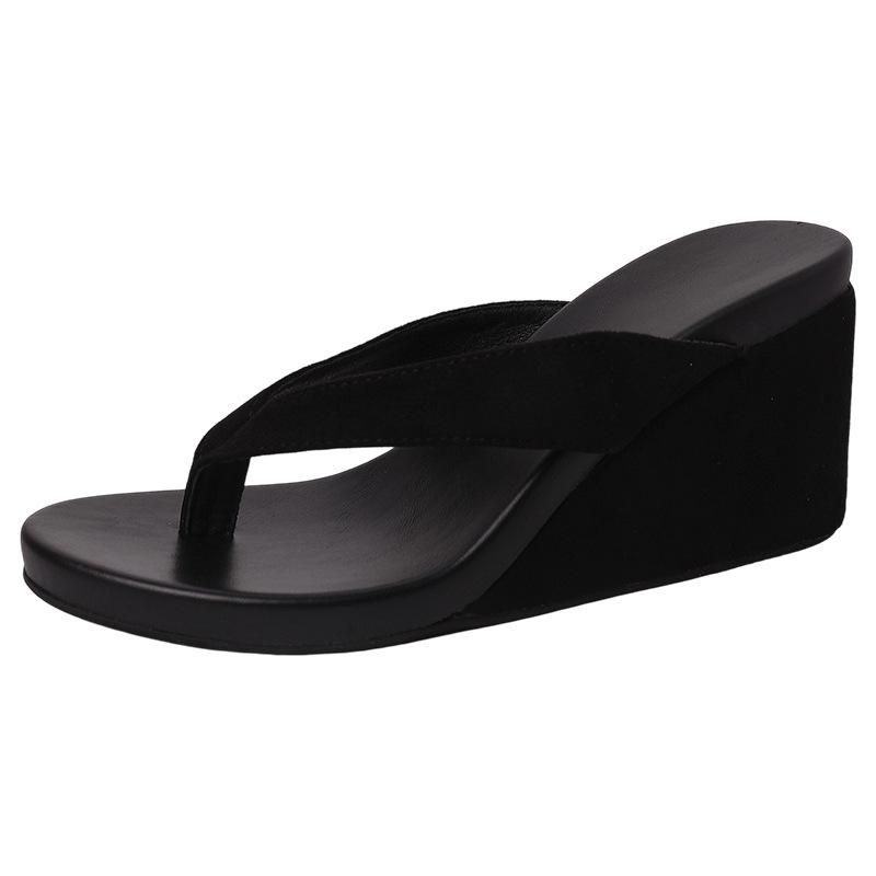 Small man increases the height of thick-soled flip-flops for women's outer wear in the summer of 2025, the new pinch foot versatile round head casual