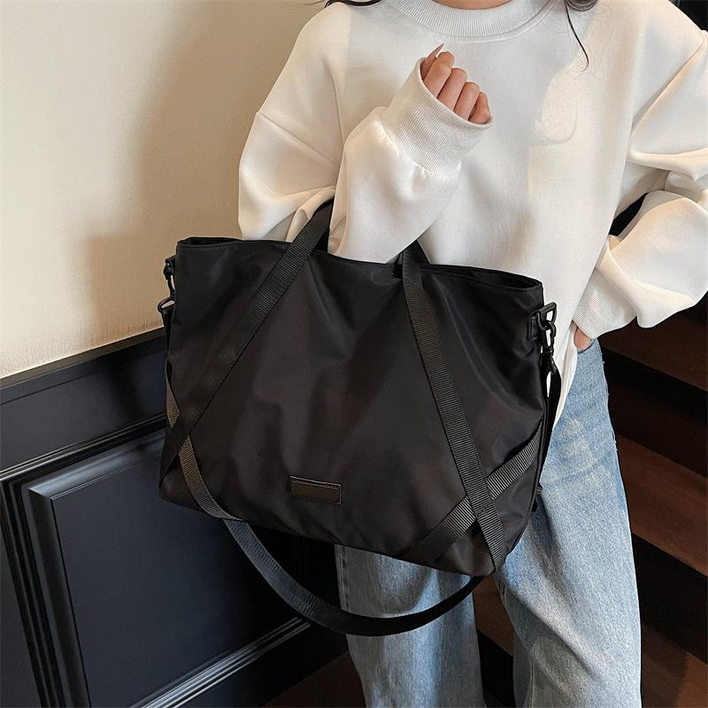 New portable tote bag short-haul light travel bag Oxford cloth versatile shoulder bag outdoor messenger bag women