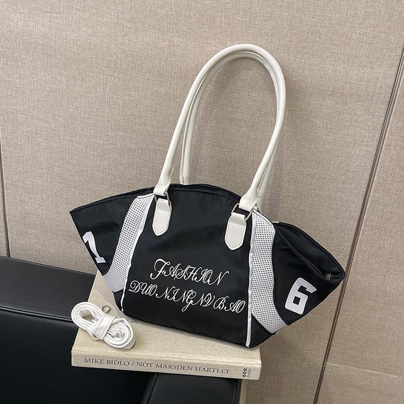 

Корейская ниша ретро вышитые буквы диагональная сумка для пельменей сумка на одно плечо большая вместимость европейская и американская сумка подмышки женская one size fits all чёрный