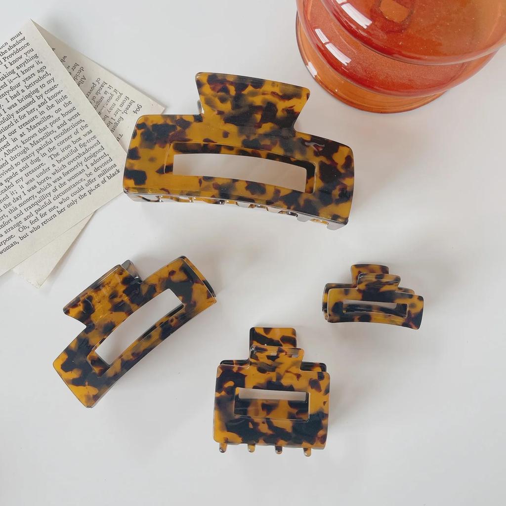 Retro French Leopard Print Hairpin for Bangs and Broken Hair