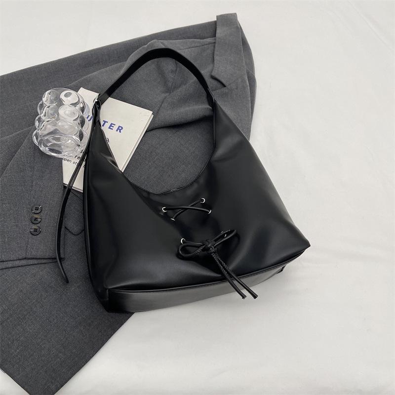 

Вместительная сумка-тоут под мышкой с бантом в корейском стиле - Женская универсальная сумка через плечо на одно плечо Весна 2025 чёрный