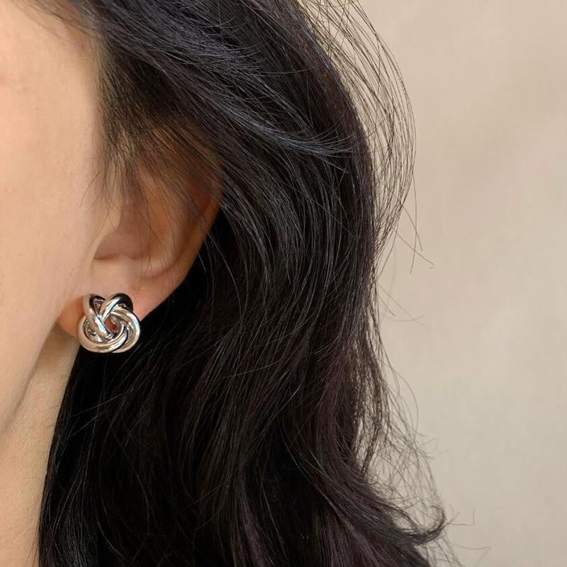Rock Smooth Small Metal Knot Twist Flower Earrings Fashion Punk Geometry Creative Jewelry Gift