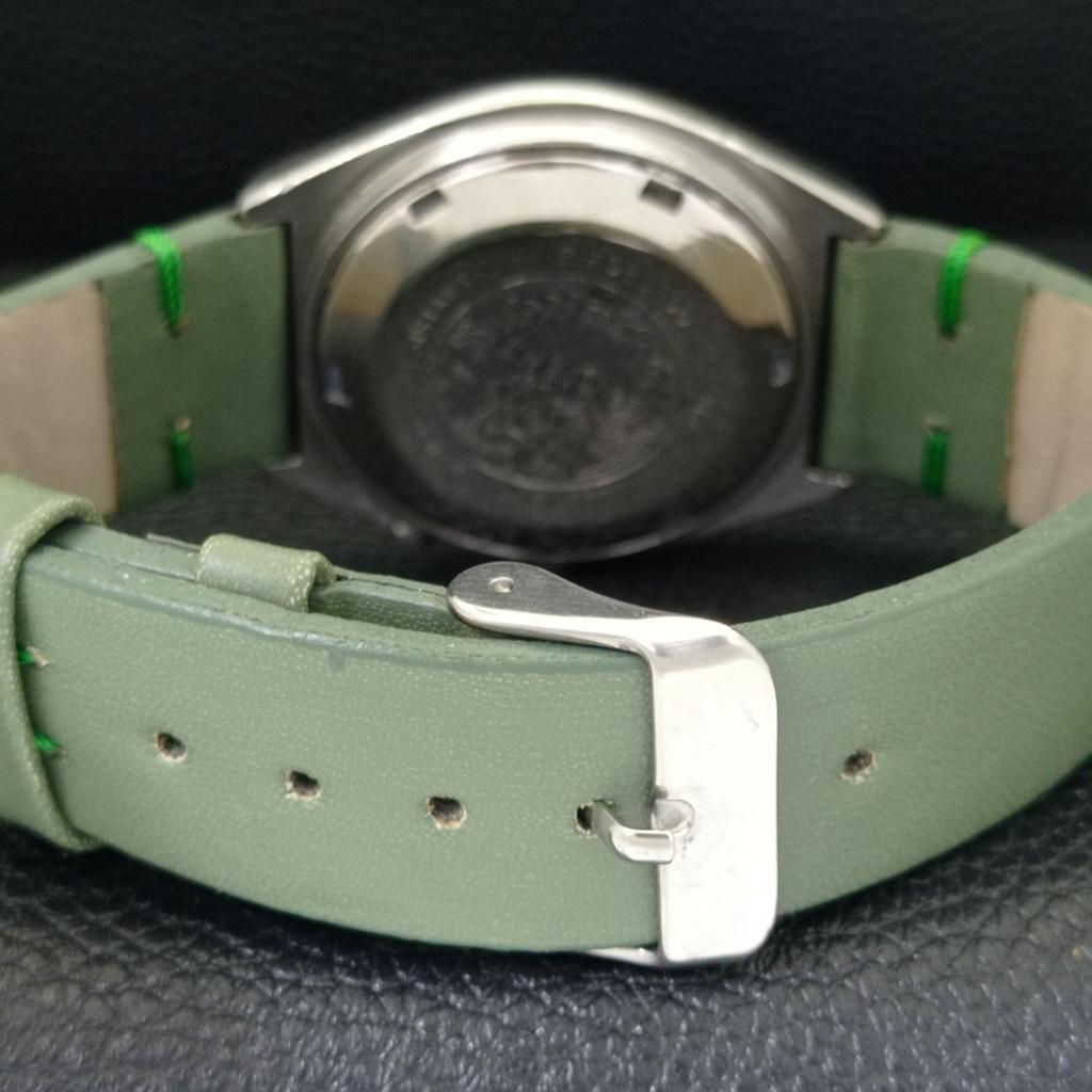 VINTAGE ORIENT AUTOMATIC 46941 JAPAN MENS GREEN COLOR DIAL WATCH a700684-5 R204-a700684