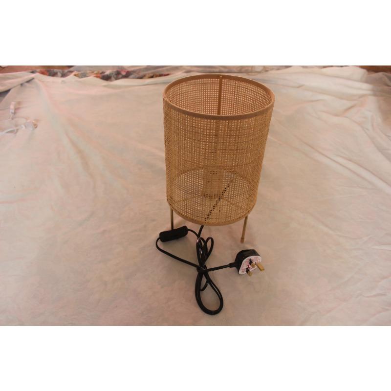 Lampa biurkowa Rattan Art Handmade Sypialnia Gabinet Łóżko Dekoracja Mała Lampka Nocna Nordic Kreatywność Wystrój Domu Lampa Łóżkowa