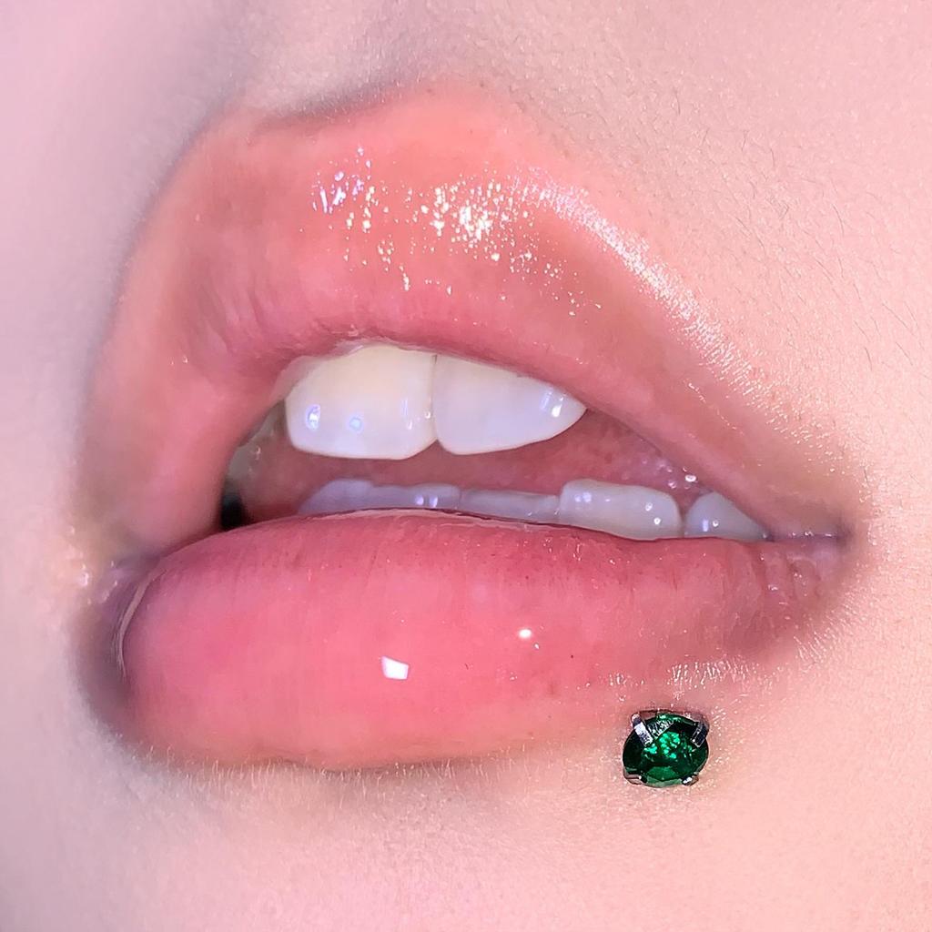 Zircon Lip and Ear Stud with Internal Thread Steel Titanium Piercing Jewelry