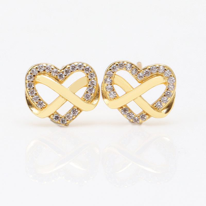 Golden Shining Forever Heart-Shaped Luxury Stud Earrings White Copper золотой