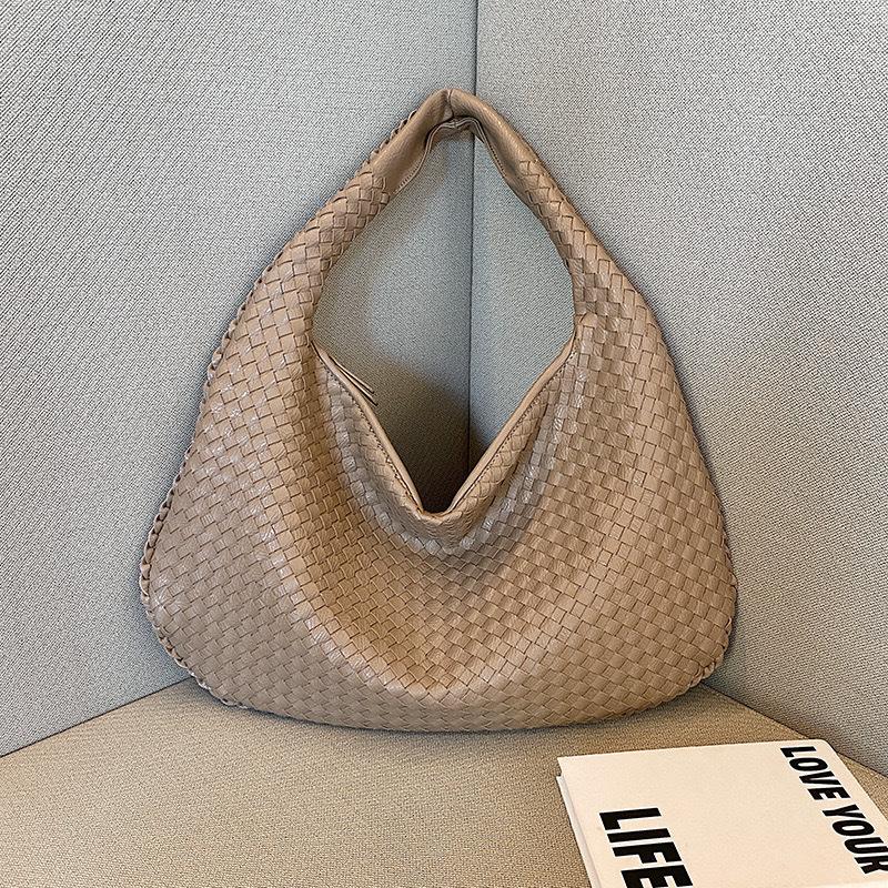 French Style Underarm Bag, New High-end Woven Bag, Shoulder Handbag, Women's Atmospheric Versatile Commuter Bag