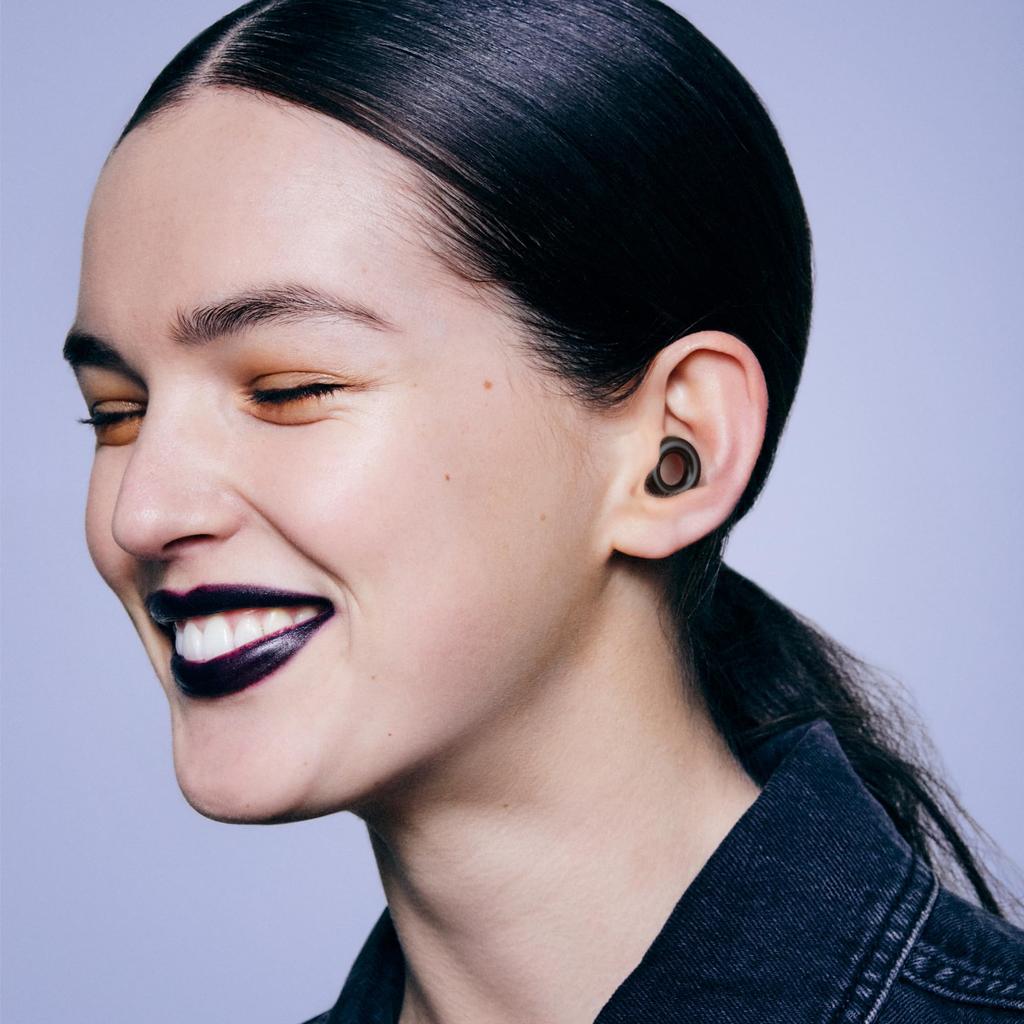 Loop Experience for enjoying live music. - High-fidelity hearing protection. Reduces noise during live music and work, protecting the hearing of those