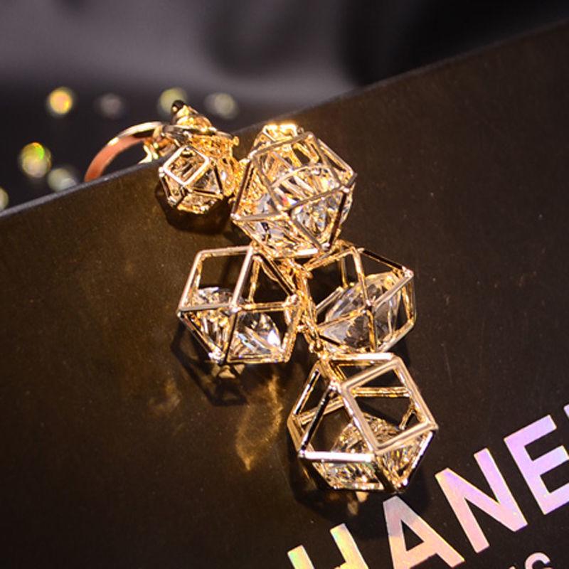 Romb Kristallkula Bil Nyckelring: Söt Kreativ Väskberlock & Nyckelring i Metall för Kvinnor - Cirkelformad Hörlursfodral Liten Gåva