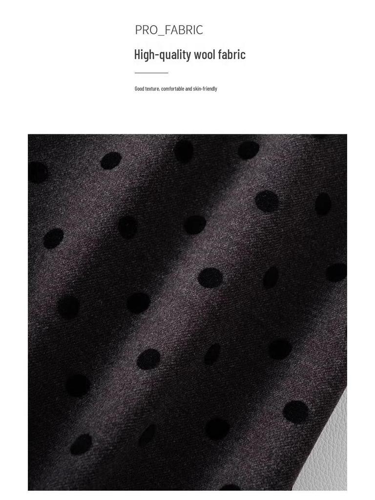 Nové dámské šortky s vysokým pasem s puntíky z tvídu A-střihu bootcut na podzim/zimu 2024