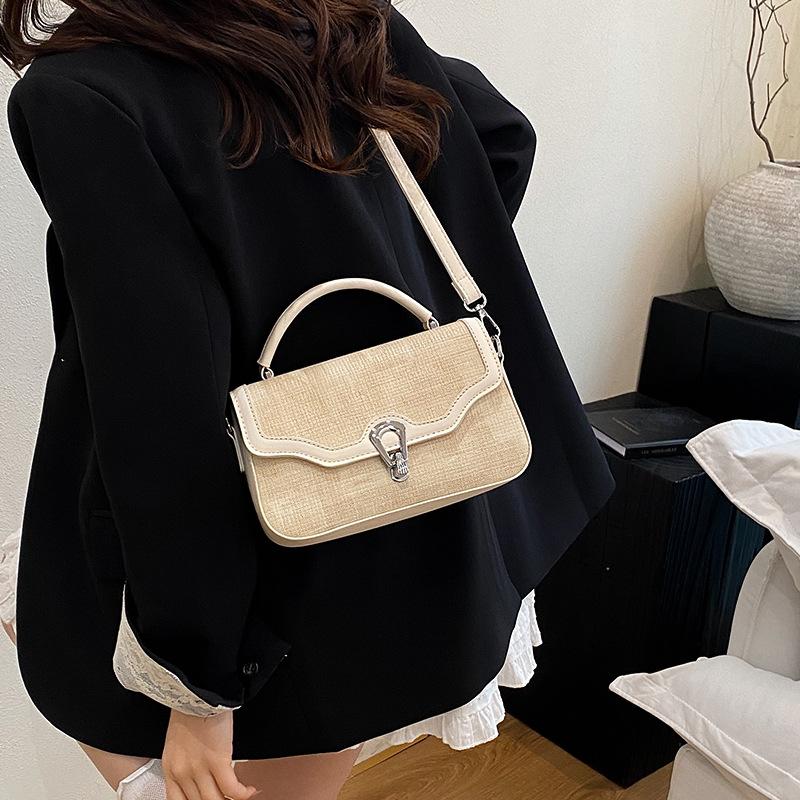 New fashion portable small square bag women's 2025 trendy versatile shoulder bag casual simple messenger women's bag