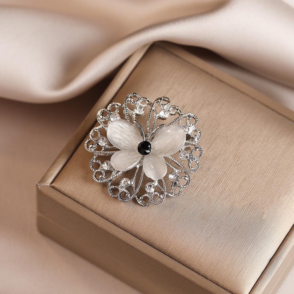 Get Rich Right Away, Alloy Year of the Horse Brooch, Light Luxury Women's Pin, Fashion Natal Year Brooch Jewelry