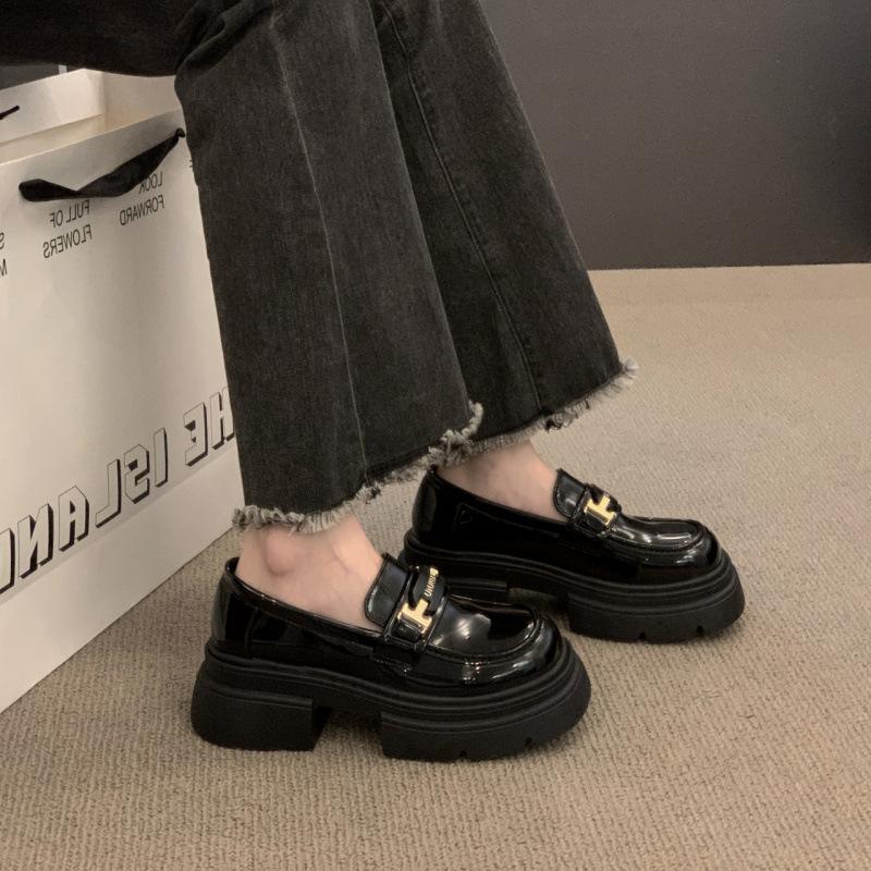 Platform loafers women's autumn and winter retro bright leather Mary Jane one-pedal French Hepburn style black commuter shoes