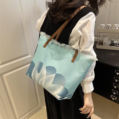 Popular Large-capacity Canvas, Portable Fringed Beach Bag, Going Out for Commuting, Shoulder Tote Bag, Bao Ma Shopping Bag.