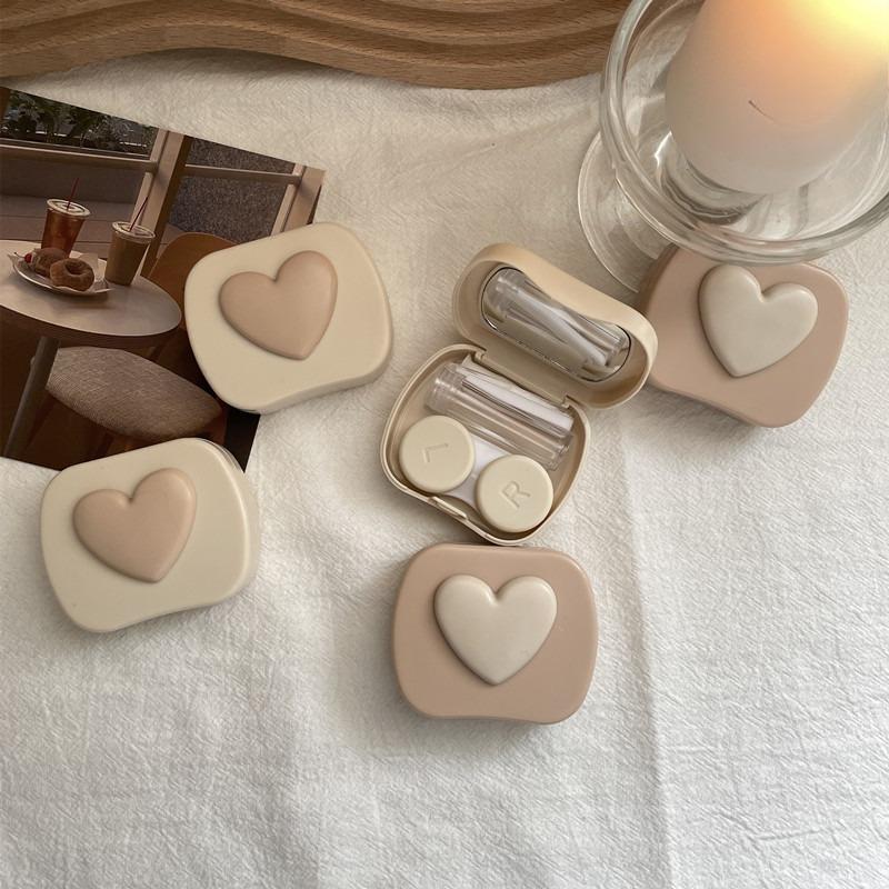Women's Travel Contact Lens Box Colored Eye Contacts Lenses Box Portable Contact Lens Case Heart-shaped Contact Lenses Case