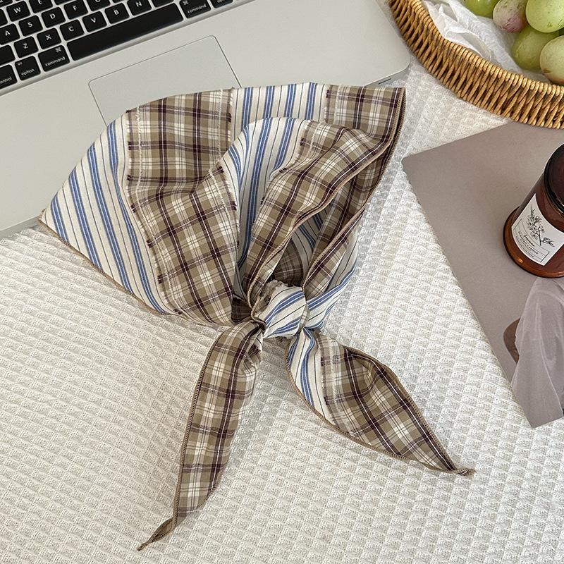 

Треугольный маленький шарф шарф женский новый литературный клетчатый высококлассный защита шеи головной платок пояс шелковый шарф галстук повязка на голову