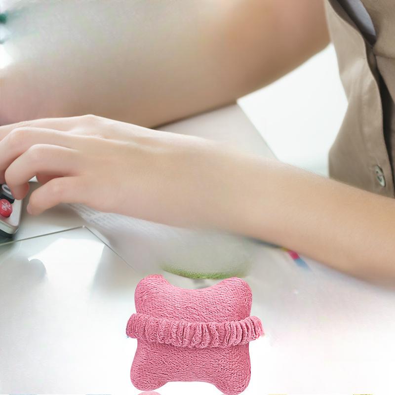 

Office Desktop Hand Rest Wrist Guard Small Pillow Decompression Mouse Wrist Pad Office Worker Typing Anti-wear Wrist Guard one size fits all рожевий