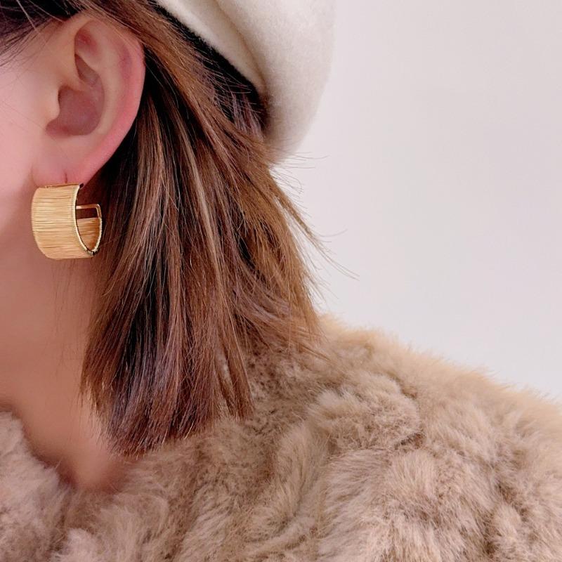 Real Gold Silver Plated Copper Holiday Jewelry High Quality Silk Thread Wrapped Circle Metallic Hoop Earrings for Women