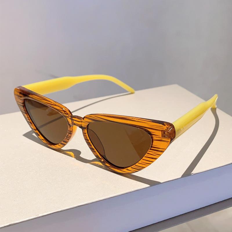 Vintage Brand Designer Triangle Cat Eye Sunglasses Women Sun Glasses For Men Trend Punk Fashion Luxury Rivet Sexy Ladies Shades