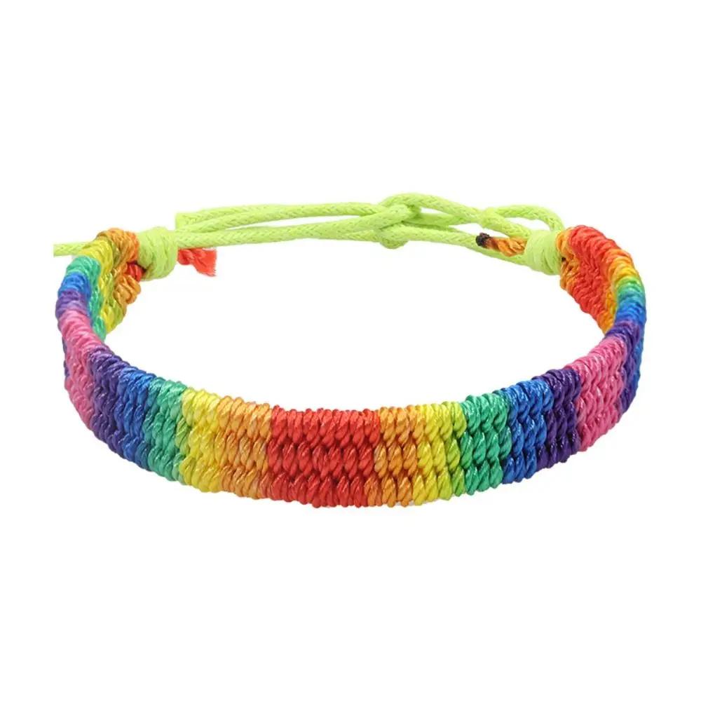 Klassisches Regenbogen geflochtenes Schnurarmband Verstellbarer Schmuck Buntes handgefertigtes Armband Boho Stil Mode