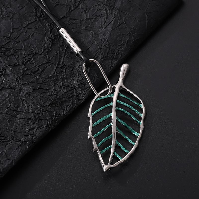 Colored Leaf Pendant Women S Metal Simple Fashion Long Sweater Chain