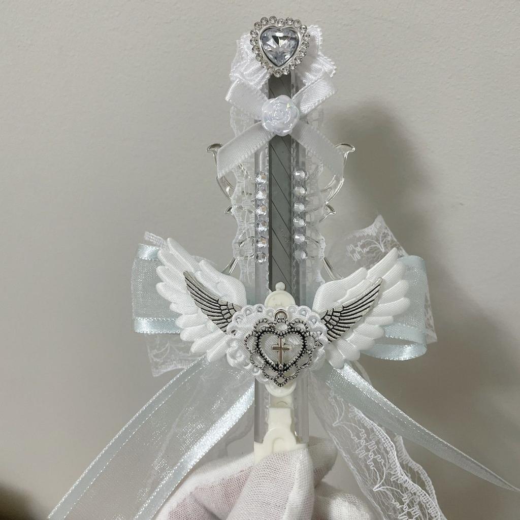 Roztomilý kočičí tlapka, univerzální nůž, krásný styl křídel s mašlí, otevírací nůž na krabice, otvírák na dopisy, obálky, poštovní nůž, školní kancelářské potřeby