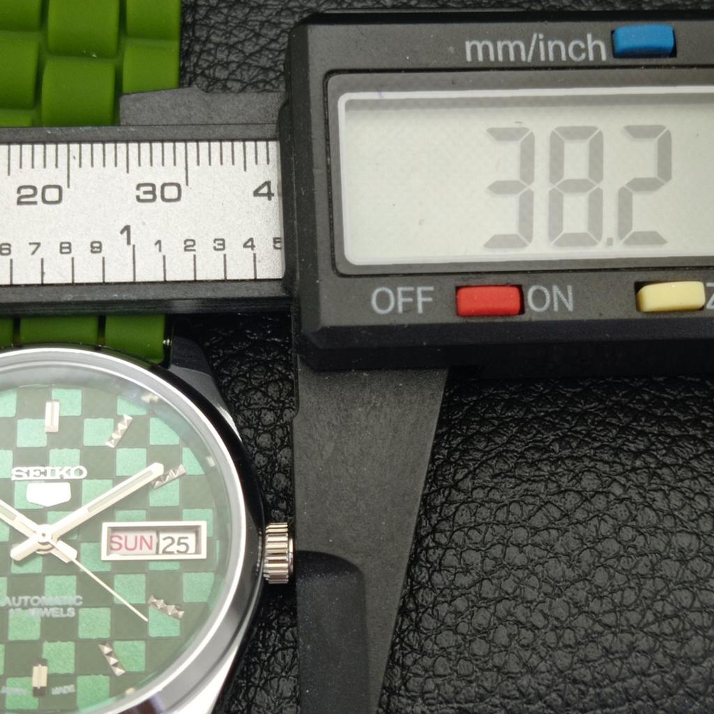 REFURBISHED SEIKO 5 AUTOMATIC MENS WATCH JAPAN MADE GREEN DIAL CUSTOM A440087-2 QV90-a440087