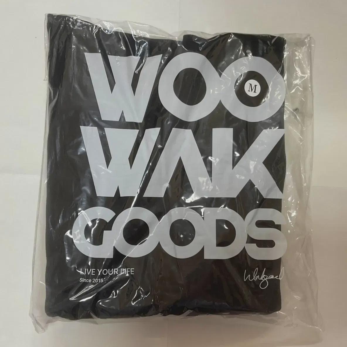 

Нераспечатанный Woowak Good Bone Room Hood M для продажи