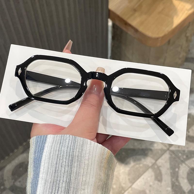 New Small Frame Irregualr Square Sunglasses Women For Men Luxury Brand Designer Sun Glasses Punk Popular Vintage Hip Hop Eyewear