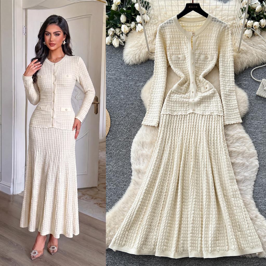 Pink knitted dress women's long-sleeved A-shaped skirt high waist and thin commuter temperament skirt small fragrant style long skirt
