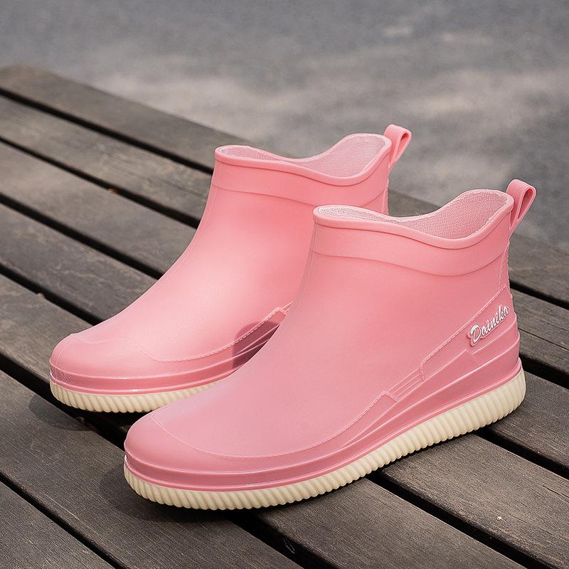 

Сапоги для дождя женские короткие низкие повседневные модные резиновые сапоги нескользящие и износостойкие модные теплые наружные сапоги для защиты от воды бахилы 40 розовый