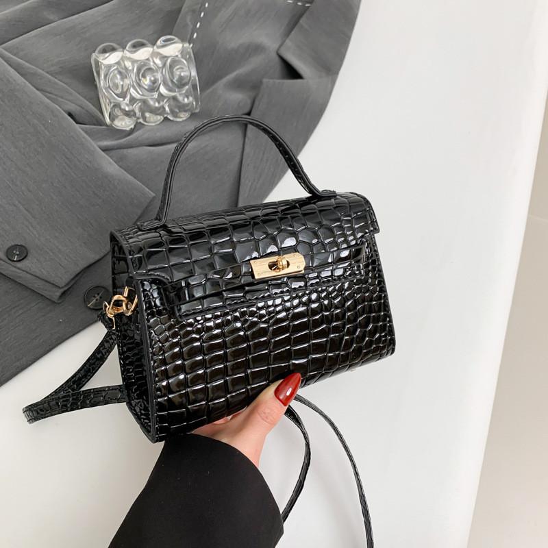 Chic Small Square Handbag For Women 2024 With Fashionable Stitching Detail чёрный