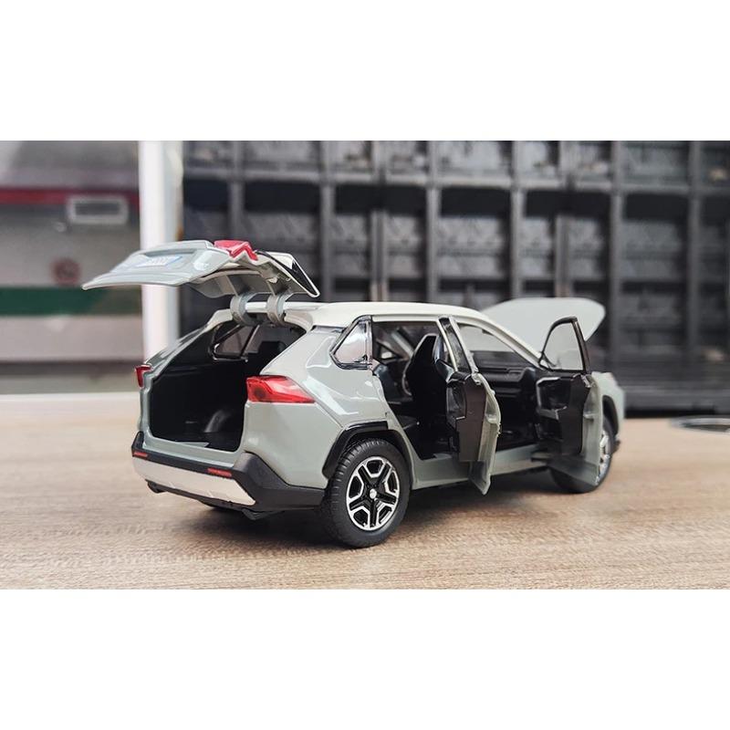 1/32 Toyota RAV4 SUV Alloy Car Model Diecast Metal Toy Vehicles Car Model High Simulation Sound and Light Collection Childrens Toy Gift