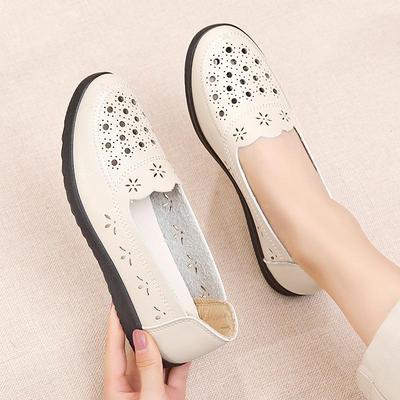 Hollow Soft Soled Mother Sandals Summer Comfortable Flat Shoes for Women