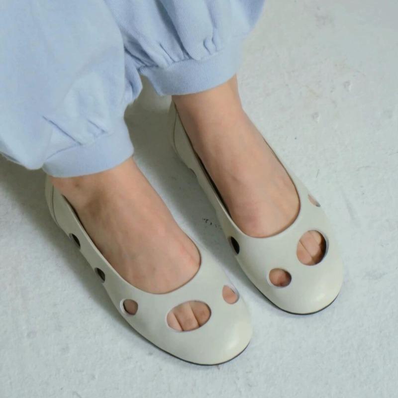 Cowhide version~ retro niche hollow round head shallow mouth flat bottom ballet shoes women's new versatile single shoes