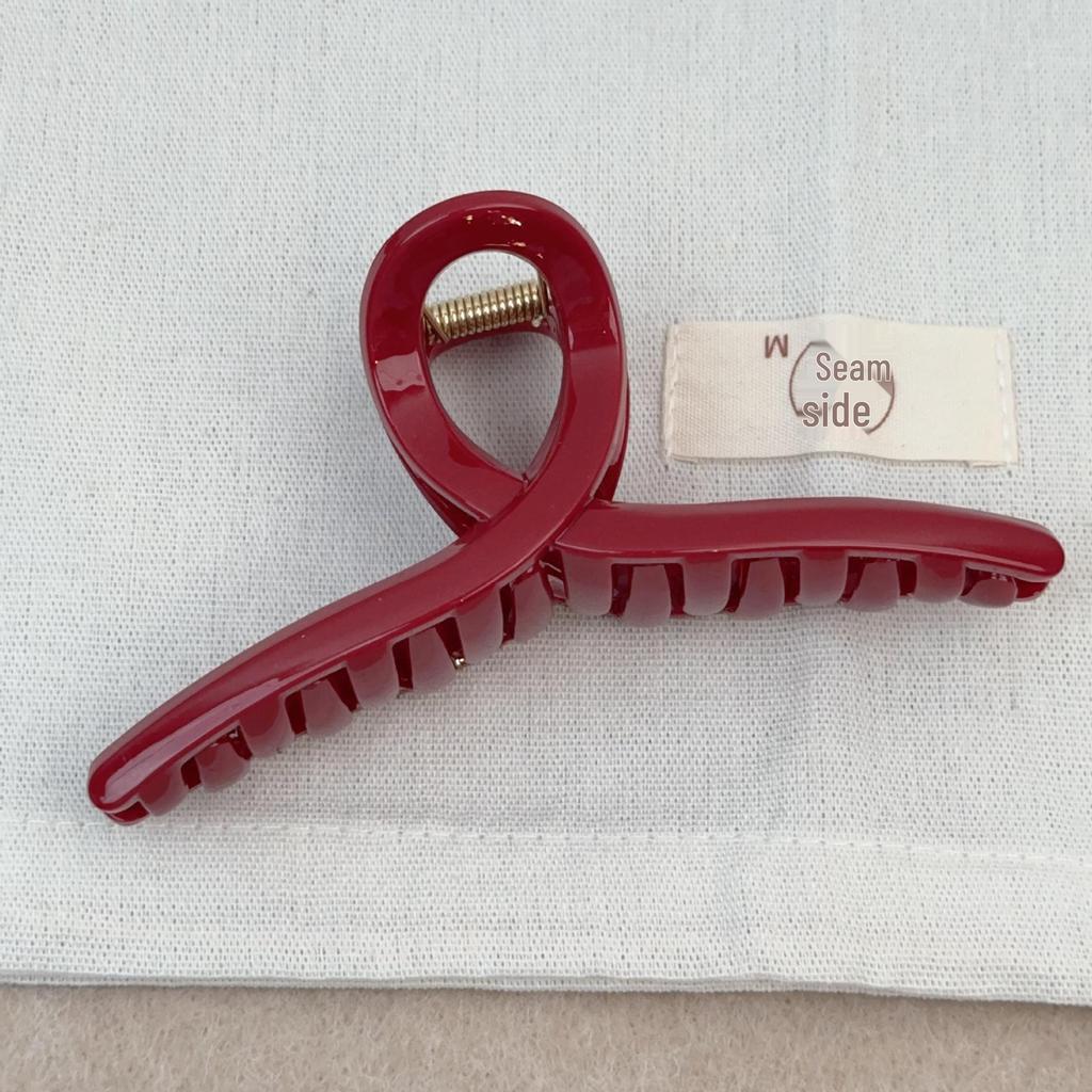 Korean Gold Glitter Shark Clip: Festive Red Claw for Versatile Updo Hair Accessory