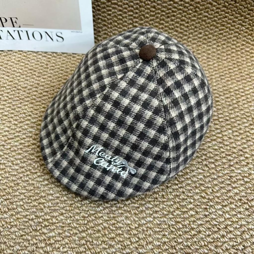 British alphabet forward hat, Japanese and Korean retro color matching plaid hat, spring and summer new trendy beret, versatile
