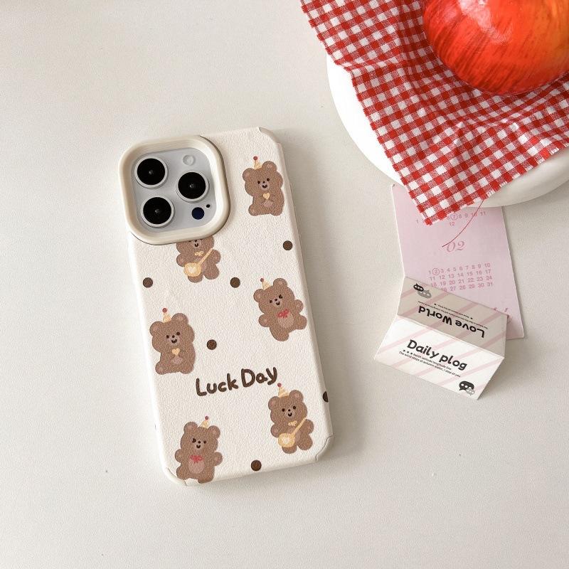 The Cute Brown and Blue Bear In An Ins Style Is Suitable for Apple 16promax Phone Cases and The Women's Xsmax Models of 15/14/13