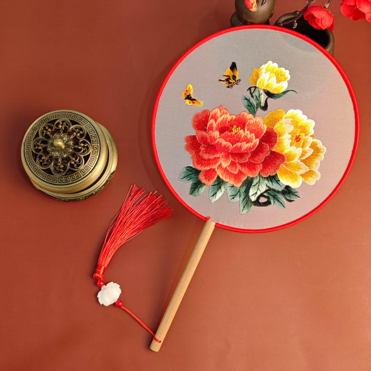 

Круглый веер с вышивкой в китайском стиле для ханьфу и ципао