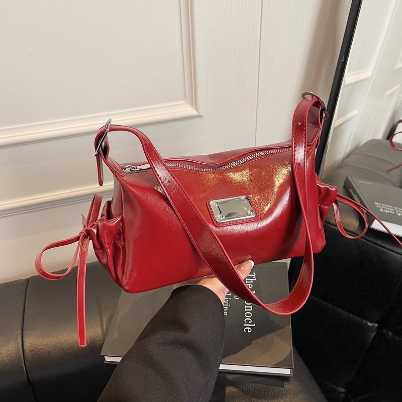 Light Luxury Soft Leather Bag Women's Spring New Casual Commuter Pillow Bag High-end Texture Fashion Shoulder Armpit Bag