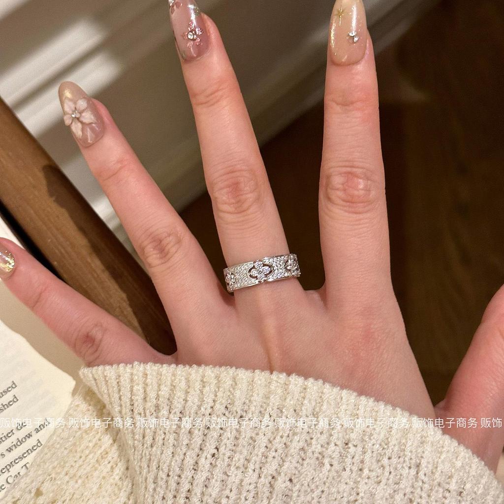 French Vintage Four-Leaf Clover & Baby's Breath Diamond Ring - Women's Luxury Fashion Statement Ring