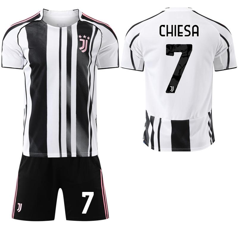 

2025-26 Домашняя черно-белая футболка Ювентуса №7 Кьеза №9 Костич Футбольные майки 28